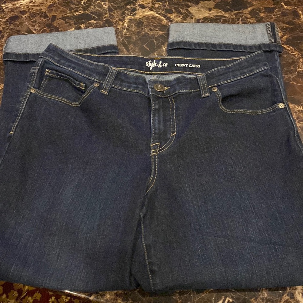 Style & Co Curvy Capri jeans size 6